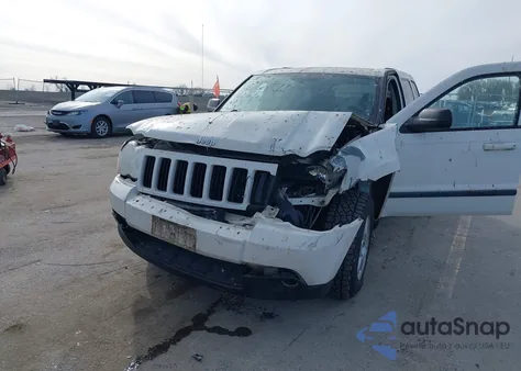 2008 Jeep Grand Cherokee Laredo z USA, uszkodzony, nr VIN 1J8GR48K28C212631
